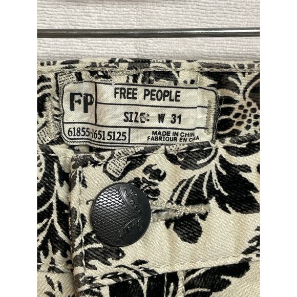 Free People capri pants off white with black design women’s size
31‎ waist - Picture 2 of 5